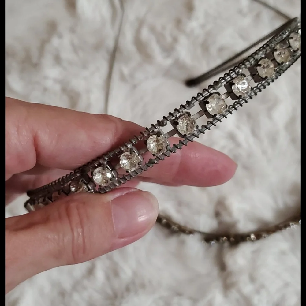 •Hair accessory package for Girls or Women•